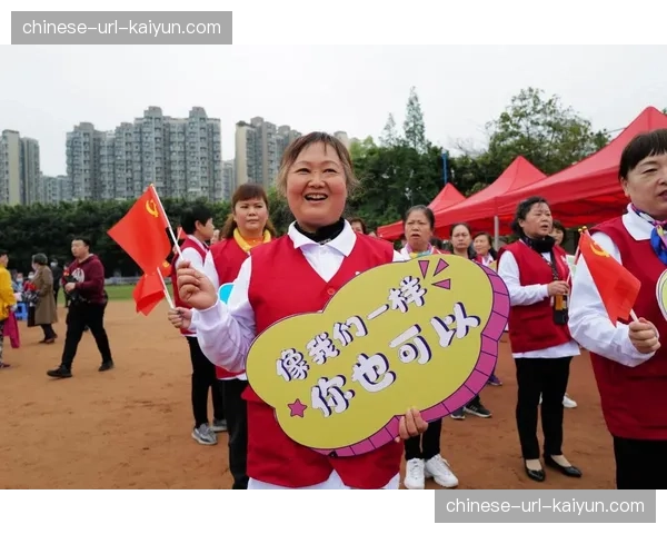 花絮:小熊队小球迷高举“我爸爸生日想看本垒打”标语,下一打席收获祝福 花絮:小熊队小球迷高举“我爸爸生日想看本垒打”标语,下一打席收获祝福